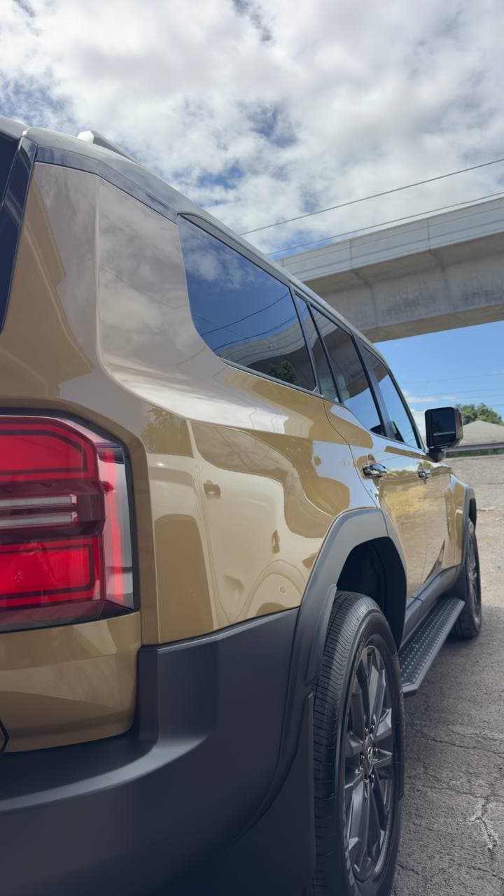 Toyota Land Cruiser glossy rear quarter after ceramic coating